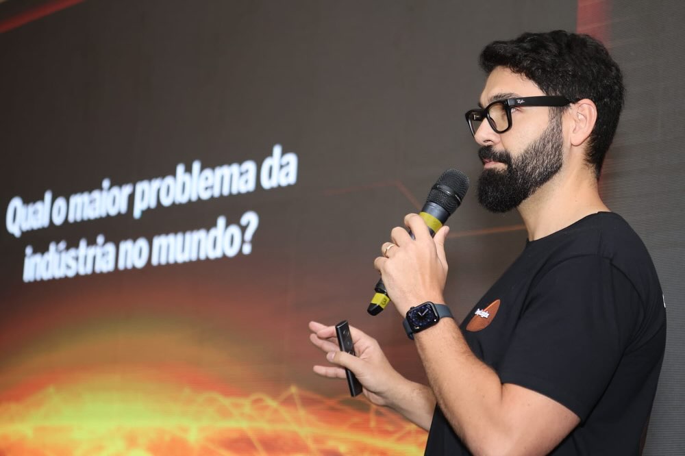 Palestrante durante apresentação